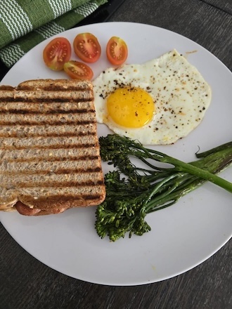 Toasted bread and egg omelette for the healthy Breakfast